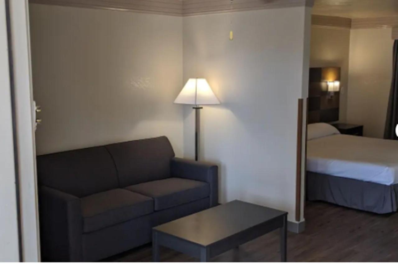 Atrium Inn Fort Stockton Bagian luar foto