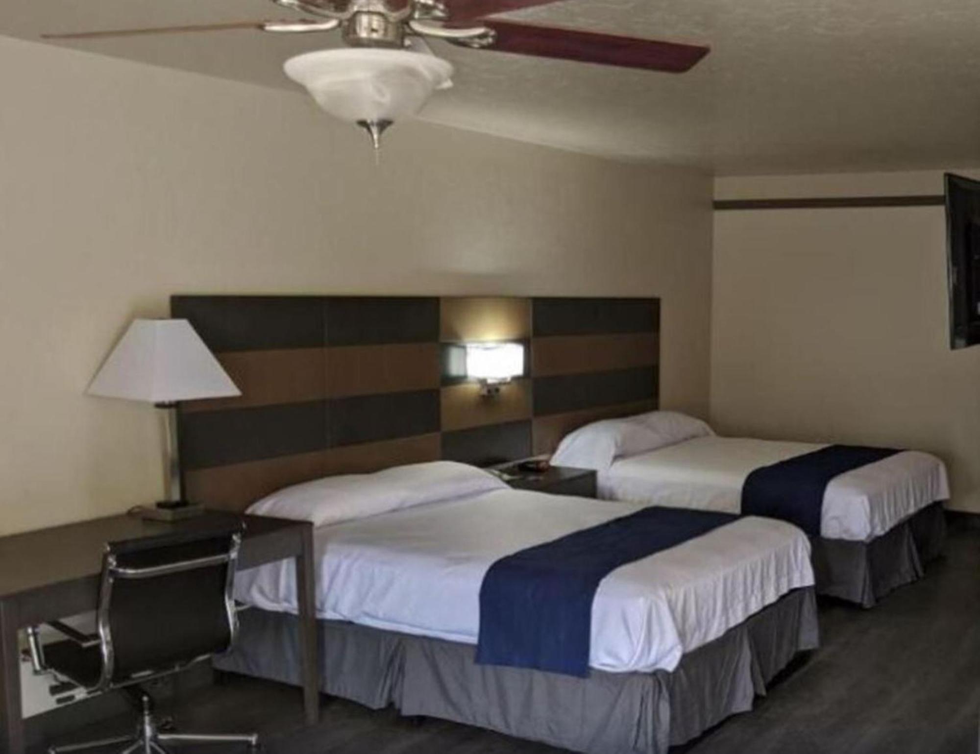Atrium Inn Fort Stockton Bagian luar foto