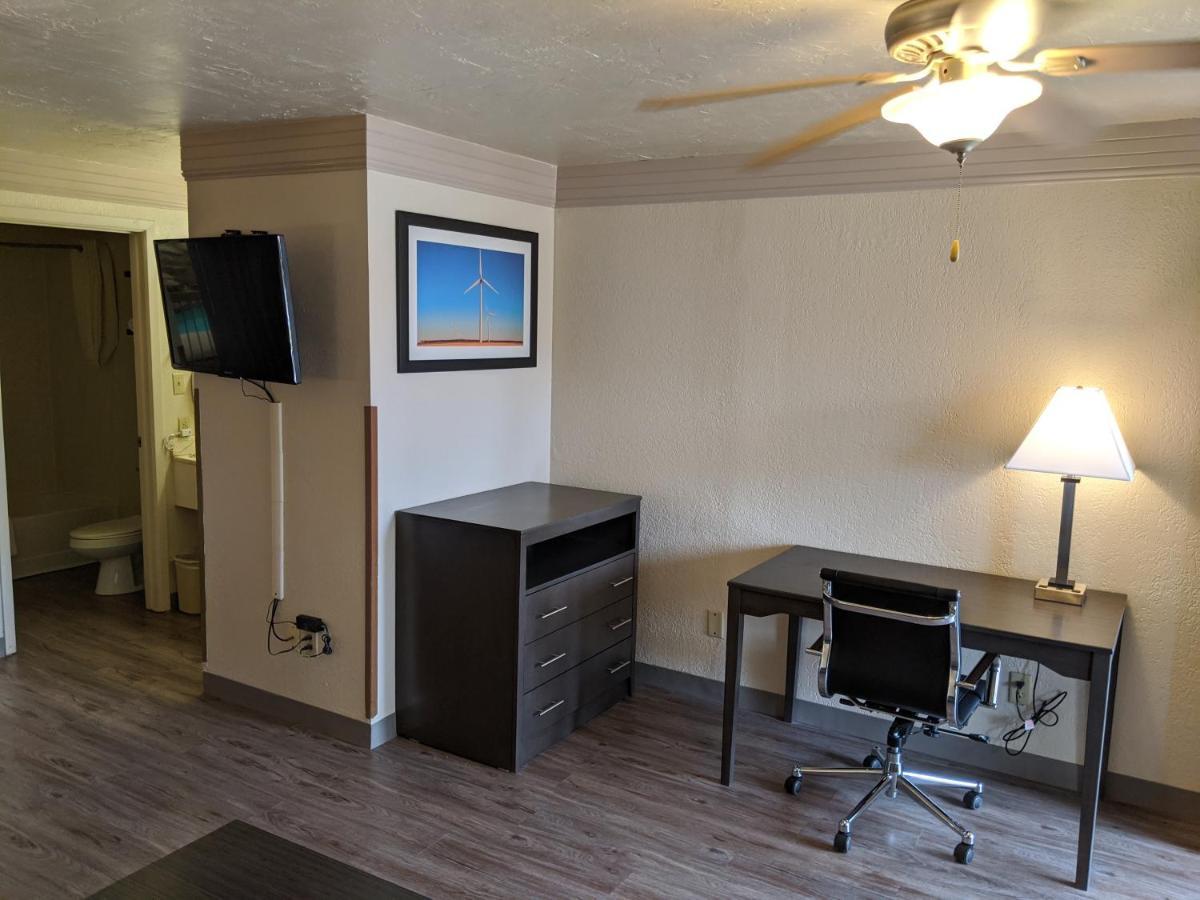 Atrium Inn Fort Stockton Bagian luar foto